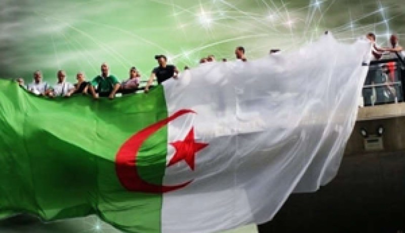 لا تصنيع للعلم الوطني خارج الجزائـر