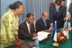 التوقيع على اتفاق إنشاء اللجنة المشتركة للتعاون بين الجزائر ولوزوتو