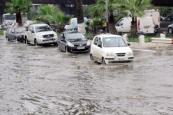 الأمطار تتسبب في غرق الطريق السريع الرابط بين وسط وشرق العاصمة