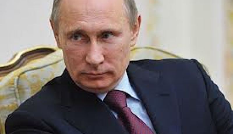 بوتين يدعو الى عودة القيم السوفياتية ويعيد استخدام لقب بطل العمل