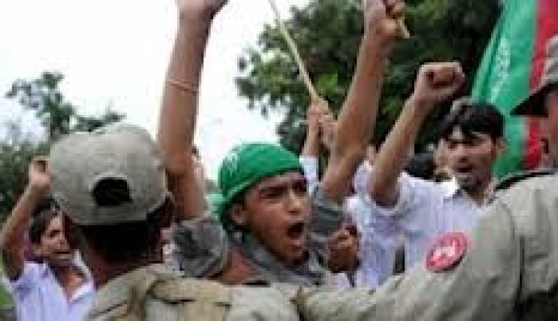 متظاهرون يهاجمون قنصلية ايرانية احتجاجا على جريمة مفترضة بحق مهاجرين افغان