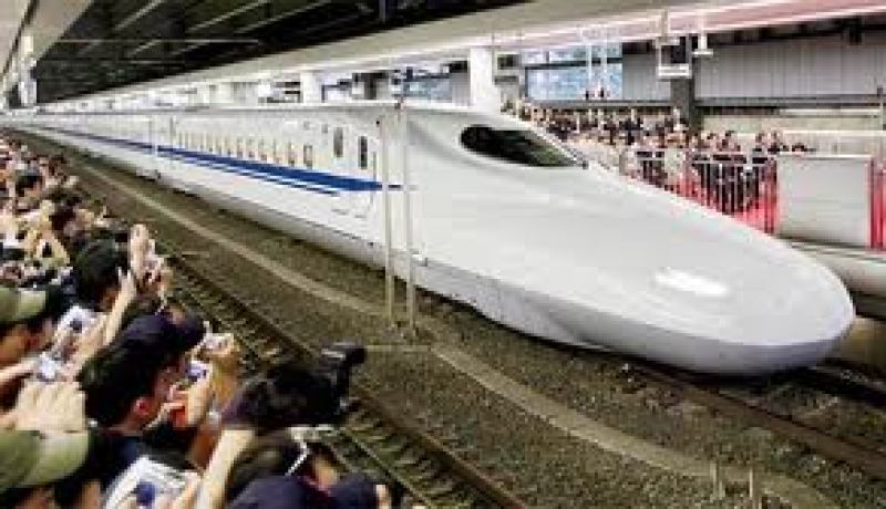 الصين تفتتح أطول خط قطار سريع في العالم