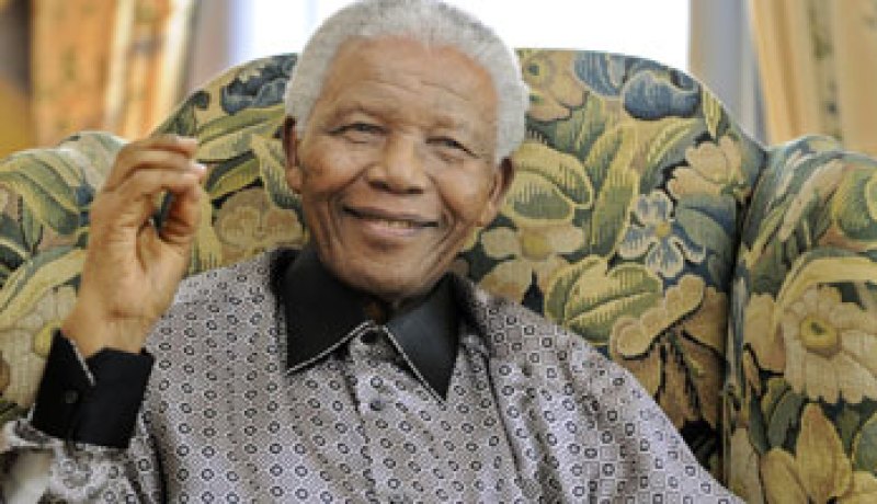 زوما يزور مانديلا فى المستشفى