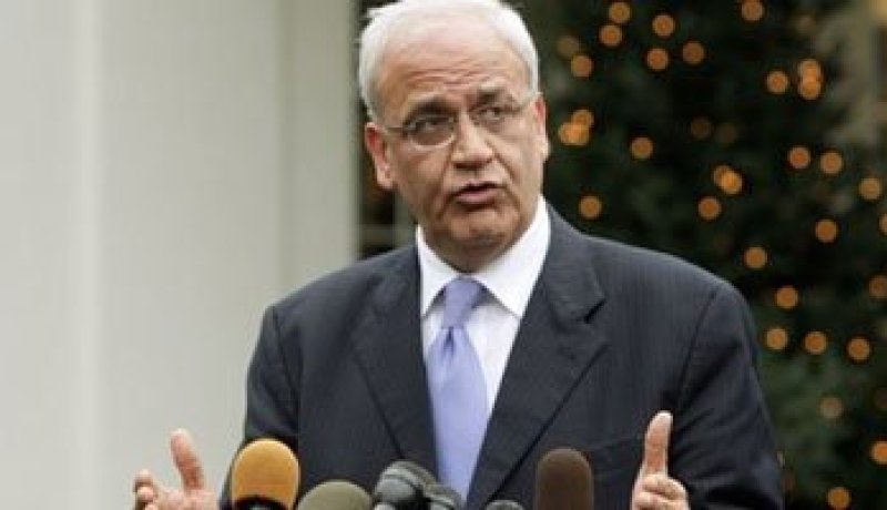 عريقات يصف ليبرمان بأنه جرم ومستوطن