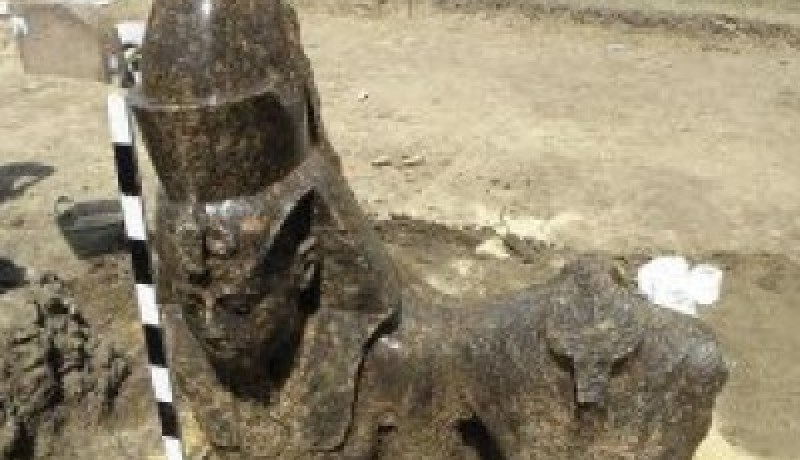 مصر : العثور على رؤوس خمسة تماثيل لملوك فراعنة