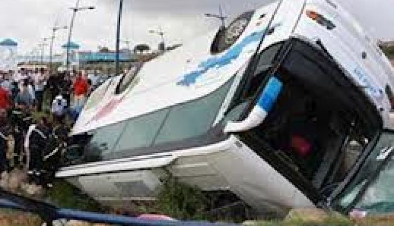 الصين: مقتل 11 طفلاً في انقلاب حافلة مدرسية