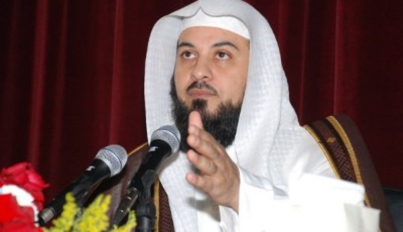 صحيفة سعودية تسخر من العريفي.. دعا إلى “الجهاد” ونفر إلى عاصمة الضباب