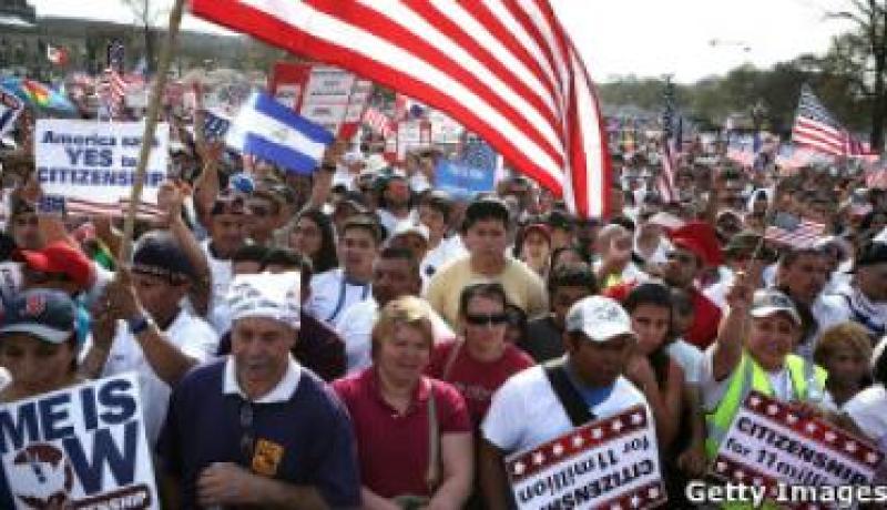 لجنة بمجلس الشيوخ الامريكي توافق على مشروع قانون للهجرة