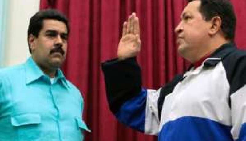 تشافيز في قبضة المرض وسائق الحافلة يستعد للرئاسة