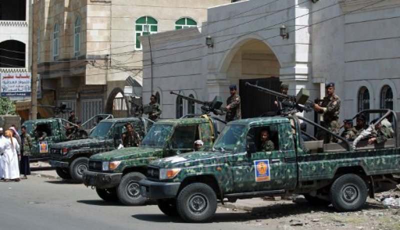 الحكم بالسجن على 3 عناصر من القاعدة بتهمة التخطيط لاغتيال الرئيس اليمني