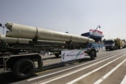 ايران تكشف عن صاروخ بالستي واسلحة عسكرية جديدة