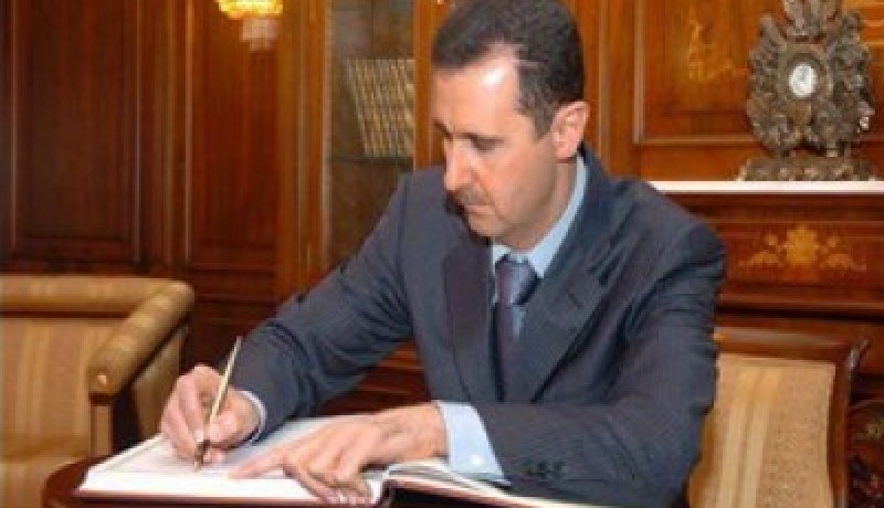الأسد يرفع الرواتب الشهرية للعاملين المدنيين والعسكريين