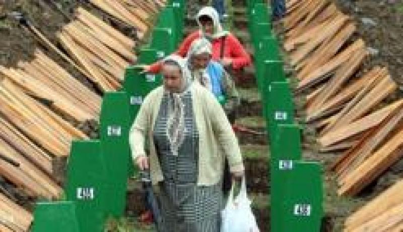توقيف ثمانية من صرب البوسنة بتهم ارتكاب جرائم حرب