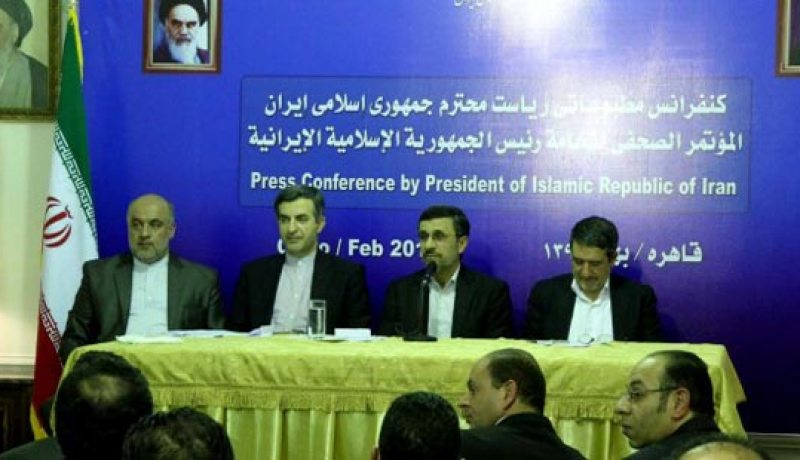 نجاد: مصر شريك في الثورة الإسلامية