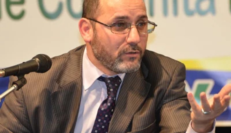 انتخاب عبد الرزاق مقرى رئيسًا لحركة مجتمع السلم