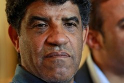 محامو رئيس مخابرات القذافي يطالبون فرنسا بالتدخل لتسليمه