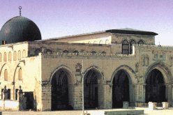 إسرائيل تستهدف الأقصى