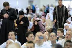 رغم مواقف الحكومة العدائية للمسلمين.. تزايد اعتناق الإسلام بفرنسا