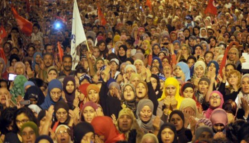 دعوات لاعتصام مفتوح بساحة باردو في تونس لدعم الشرعية