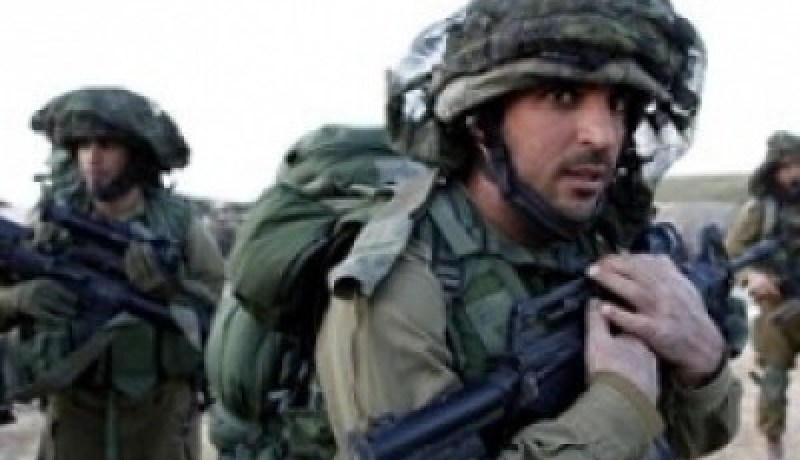 اختراق قاعدة عسكرية اسرائيلية وتجريد جندي من سلاحه