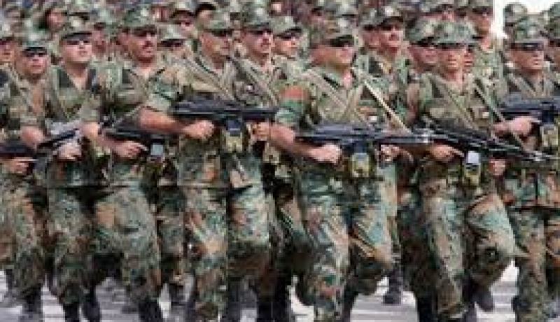 الجيش الليبي يستبعد 915 عسكريا شاركوا ضمن قوات القذافي لإخماد الثورة