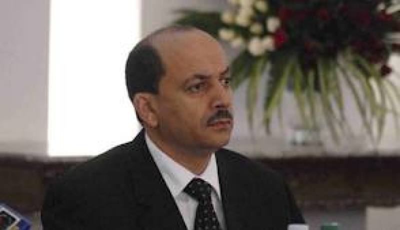 بن بادة يشرف على تنصيب فوجي العمل المنبثقين عن الثلاثية التابعين لقطاع التجارة و الصناعة