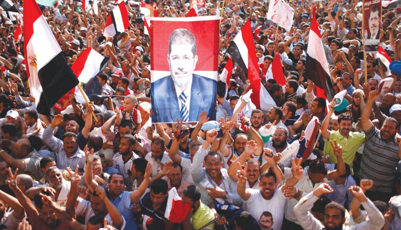 الإخوان جمدوا العنف مؤقتا خوفا من رد فعل الشعب