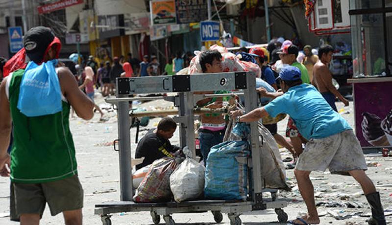 مقتل 8 أشخاص اثناء عمليات نهب وسط الفلبين