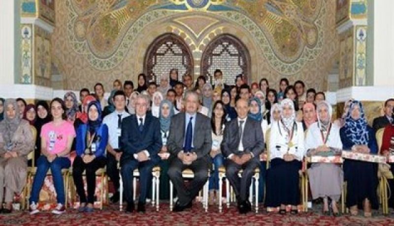 المتفوقين في شهادة البكالوريا يكرمون من قبل عبد المالك سلال بقصر الشعب