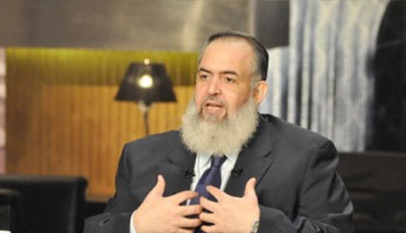 صلاح أبو إسماعيل امام المحكمة غدا بتهمة تزوير جنسية والدته