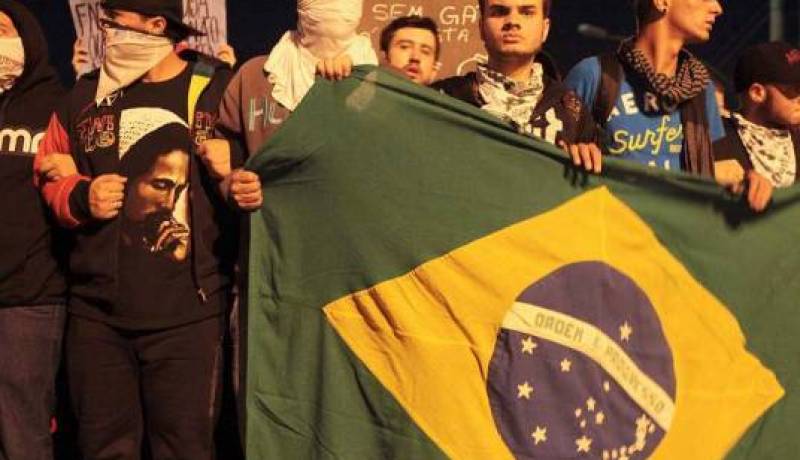 إصابة 15 شخصا فى تجدد المواجهات بين الشرطة ومتظاهرين بالبرازيل