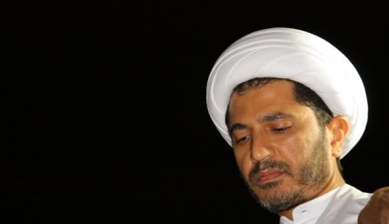 السلطات البحرينية تفرج عن الشيخ علي سلمان بعد استجوابه وتمنعه من السفر