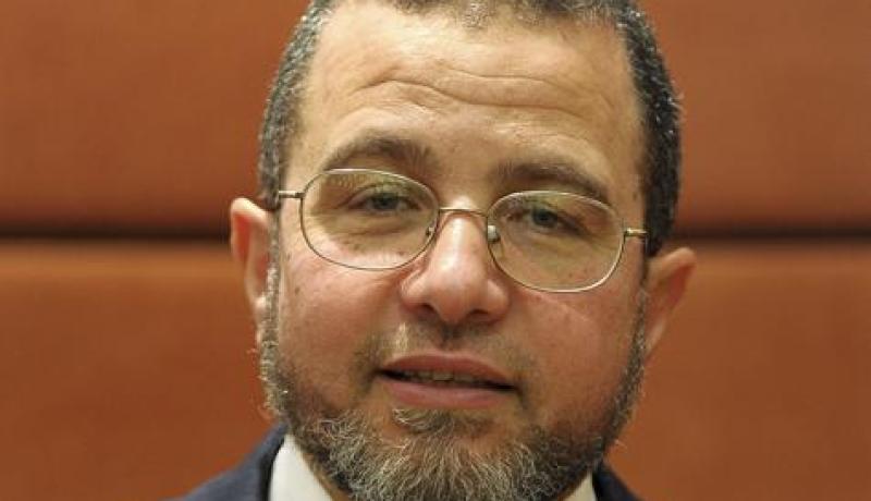 قنديل يقول أنه قرر تفعيل استقالته اليوم الإثنين بعد إراقة الدماء