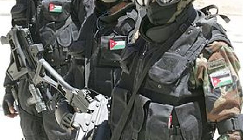 الجيش الأردني يعلن القبض على مجموعة من الأشخاص خلال إدخالهم كميات من الأسلحة  من سوريا إلى الأردن