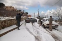 عدة طرق مقطوعة امام حركة السير في تيزي وزو و البويرة جراء تساقط الثلوج