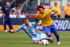 لقب أحسن  لاعب في بطولة كأس القارات يتنافس عليه 6 لاعبين