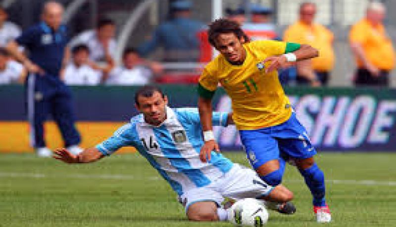 لقب أحسن لاعب في بطولة كأس القارات يتنافس عليه 6 لاعبين