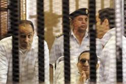 محاكمة مبارك تركت المصريين في حيرة من أمرهم إزاء سلوكه وتصرفاته