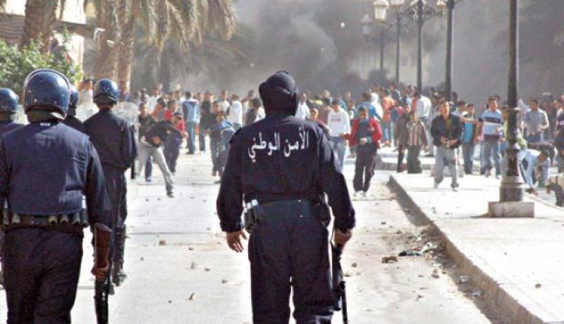 أعضاء اللجنة الوطنية لحقوق العاطلين عن العمل في ورقلة ينظمون وقفة إحتجاجية الخميس القادم