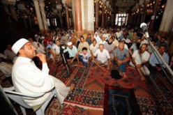 الداخلية تقرّ إجراءات لحماية الأئمة من الإعتداءات