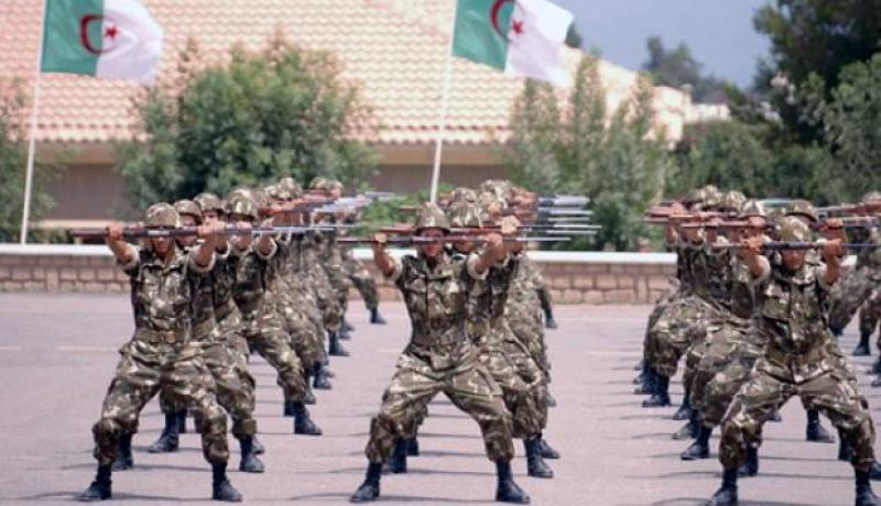 القوات الخاصة للجيش الوطني الشعبي تنظم عرضا بقصر المعارض إحياء لعيدي الاستقلال والشباب