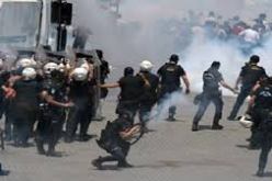 الشرطة تقتحم ساحة تقسيم مركز التظاهرات في إسطنبول
