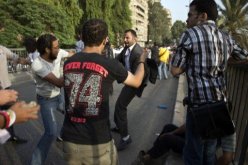 اشتباكات بين مؤيدي ومعارضي مرسي أمام مقر وزارة الثقافة في القاهرة