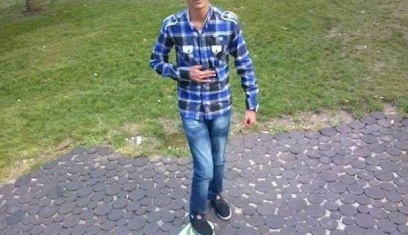 شاب تونسي مقيم في أوروبا ينشر صورة له وهو يدوس على نسخة من القرآن