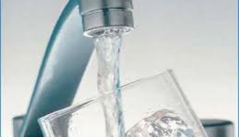 اضطراب التزويد بالماء الشروب بالجزائرالعاصمة يرجع إلى قدم الشبكة والربط غير القانوني
