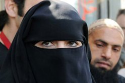 القضاء الفرنسي يتهم امرأة بمحاولة الاتصال بتنظيم القاعدة عبر الانترنت