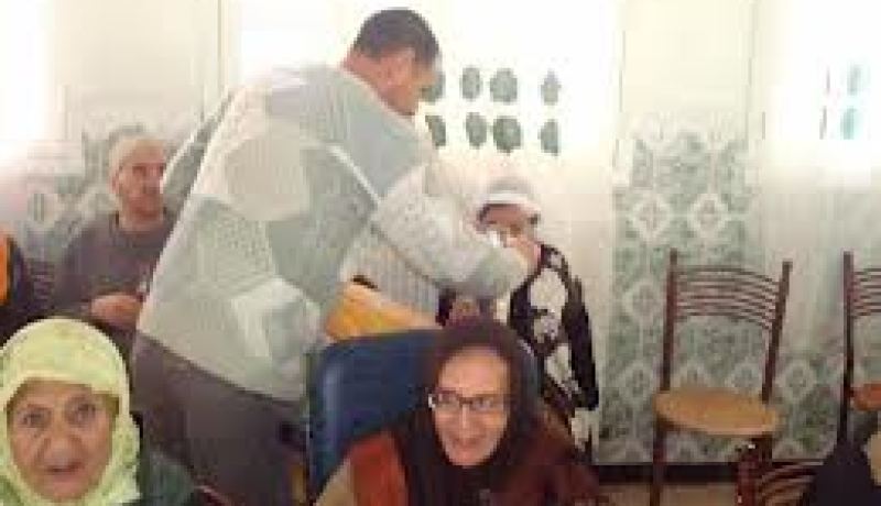 عيد الفطر يساهم في إعادة رسم البسمة على وجوه قاطنات دار الأشخاص المسنين بدالي ابراهيم