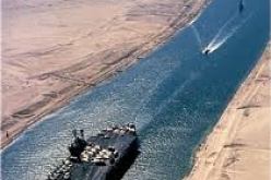مصر تؤكد عدم اتخاذ اي اجراءات لمنع السفن الحربية الامريكية من المرور في قناة السويس