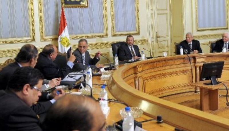 قنديل يؤكد دعم الحكومة لإجراء انتخابات نزيهة