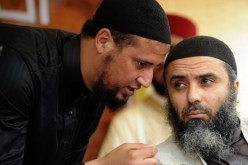 زعيم تيار أنصار الشريعة في تونس ابو العياض  فر خارج البلاد